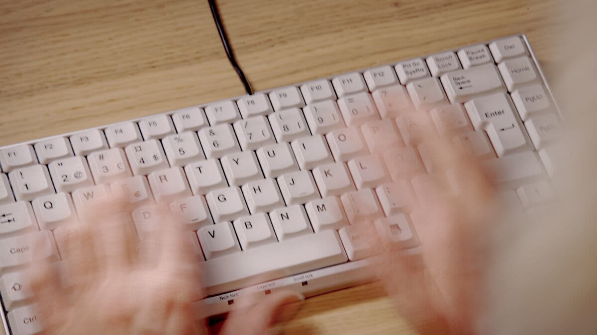 Paralyzed people control keyboard with thought