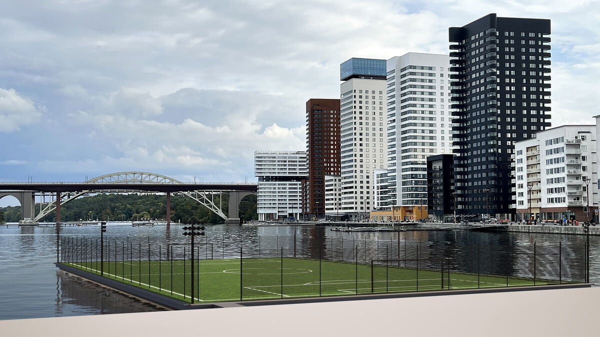 Centre Party Proposes Floating Football Fields to Address Stockholm Shortage