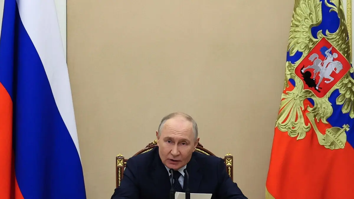 Putin warns of slowdown in Russian economy, calls for measures to resume growth