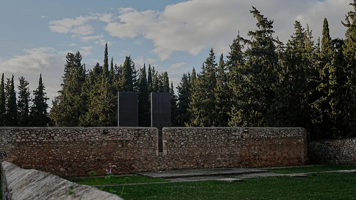 Unknown photos of Nazi massacre in Greece appear on auction site