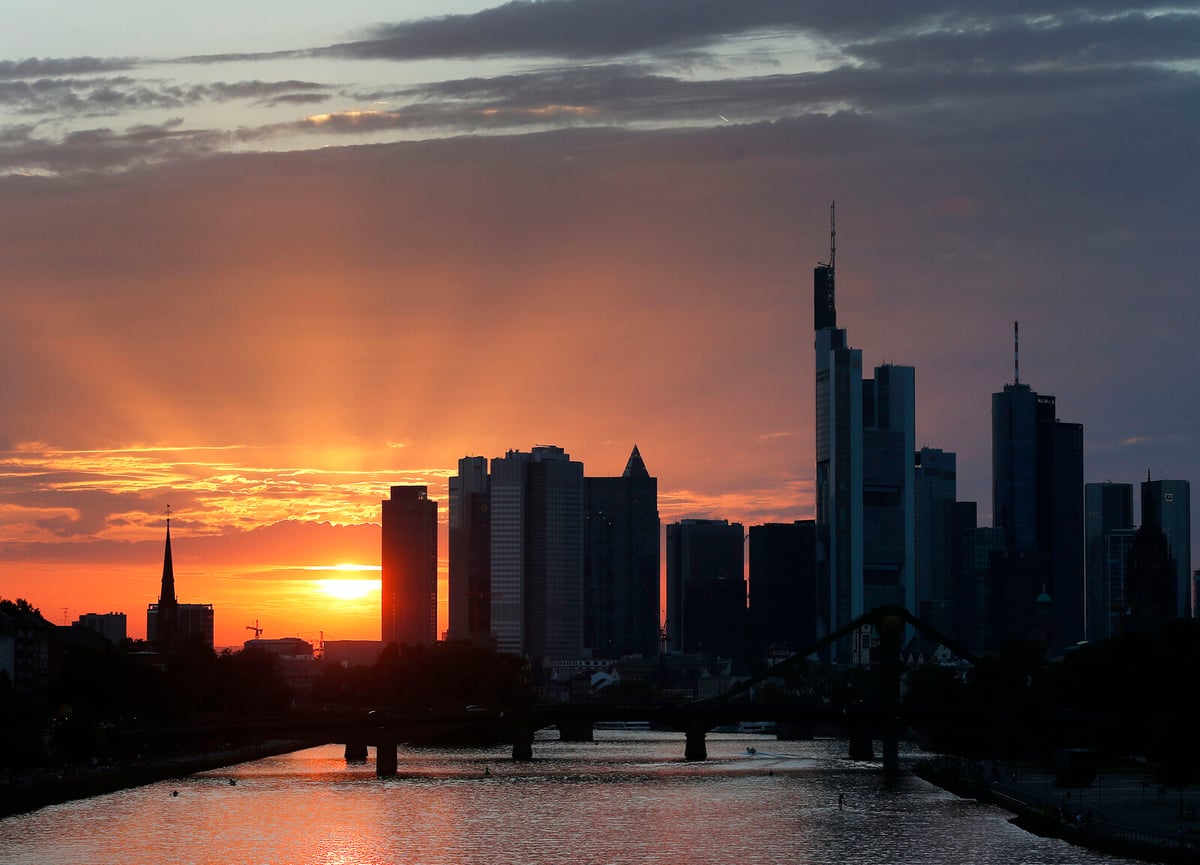 Eurozone Investor Sentiment Improves Slightly in May