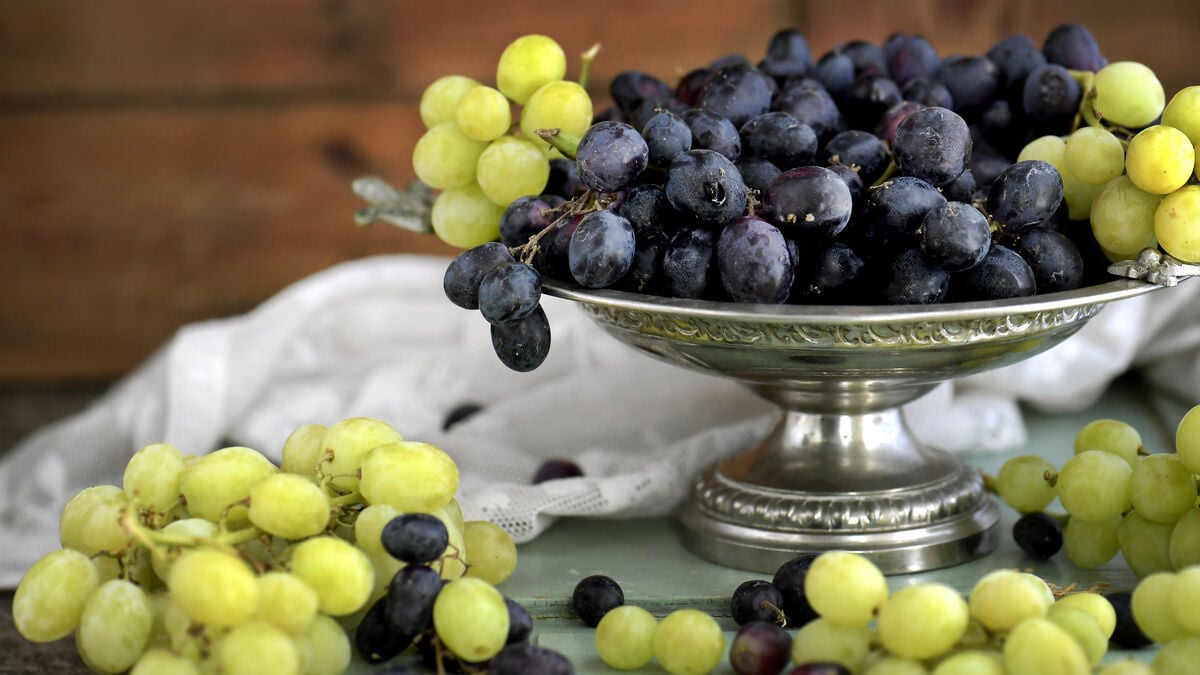 Tests find pesticide traces in store-bought grapes, including organic varieties