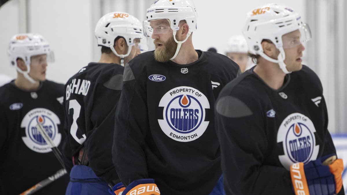 Mattias Ekholm Extends Contract with Edmonton, Accepts Pay Cut