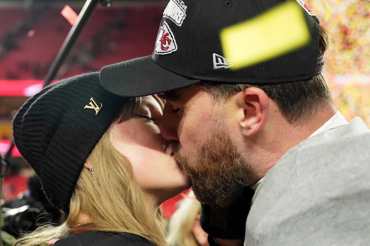 Taylor Swift Engagement Spurs Betting Frenzy on Wedding and Baby Plans