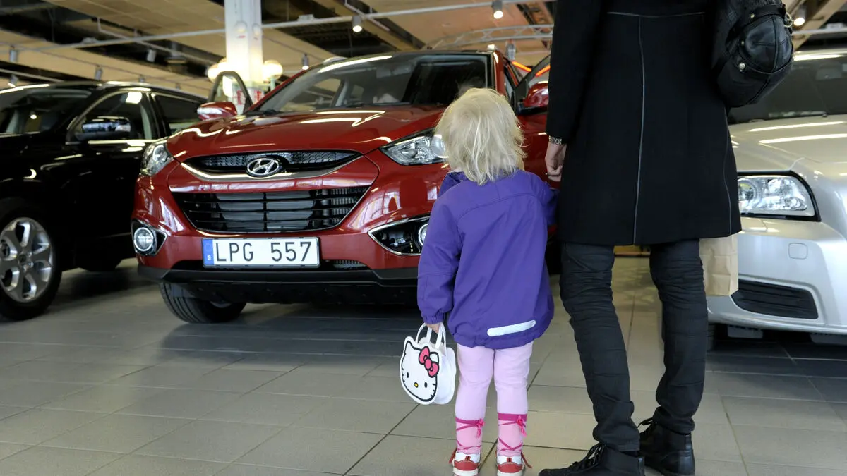 Electric cars keep gaining market share, now accounting for 42% of new cars sold