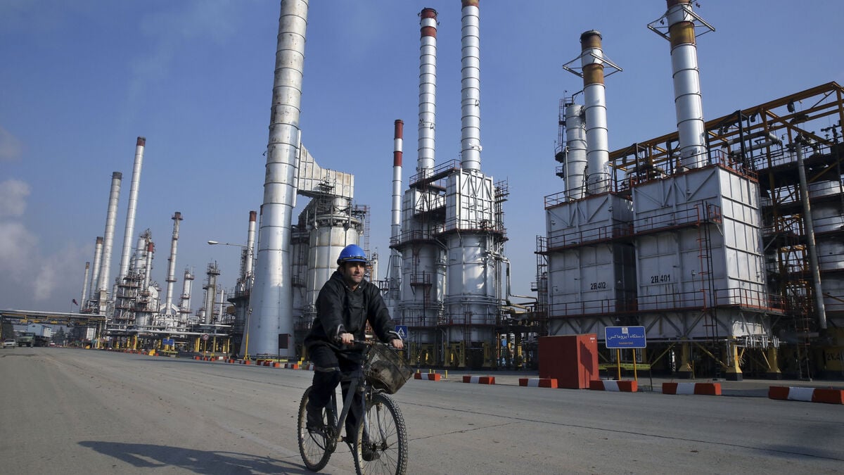 Report: Iran allowed to export crude oil