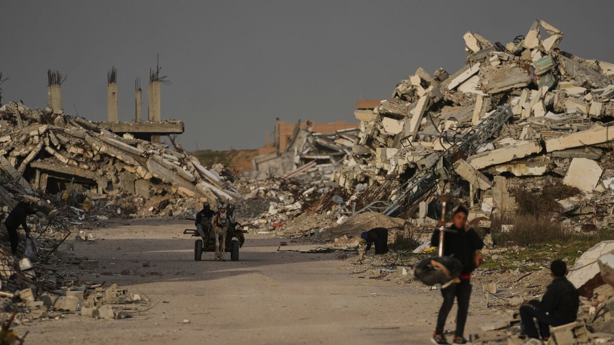 At least eight killed in Israeli attacks in southern Gaza