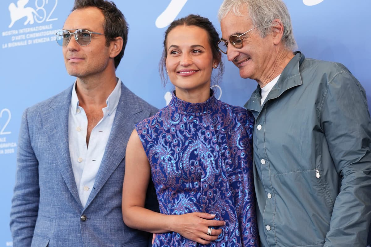 Alicia Vikander Stars in New Putin Drama Film with Jude Law