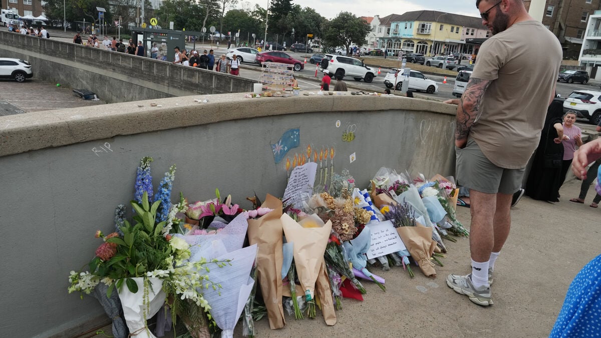 Australian man arrested after showing support for Bondi attack