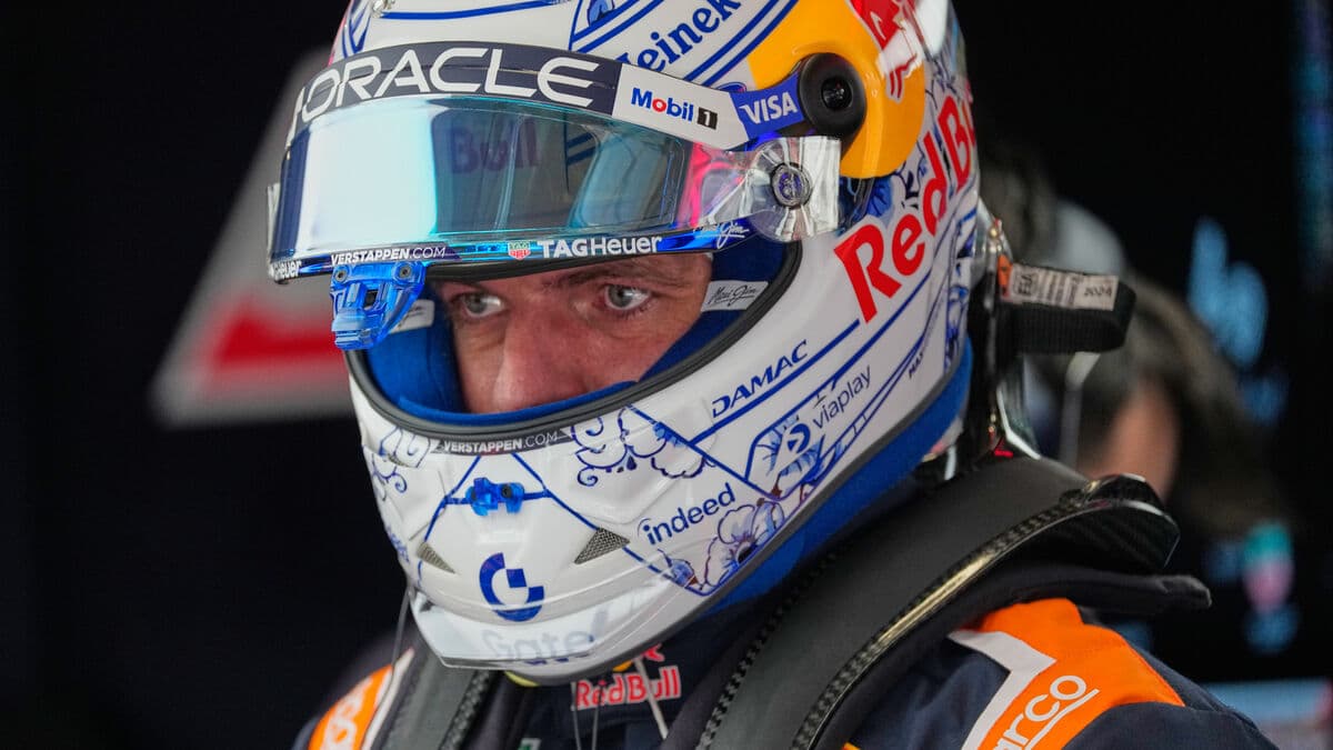 Verstappen crashes out on first lap of Dutch Grand Prix, race red-flagged