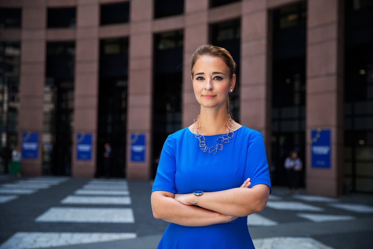 Teodorescu Måwe Accuses Left Party of Slander in EU Parliament Dispute