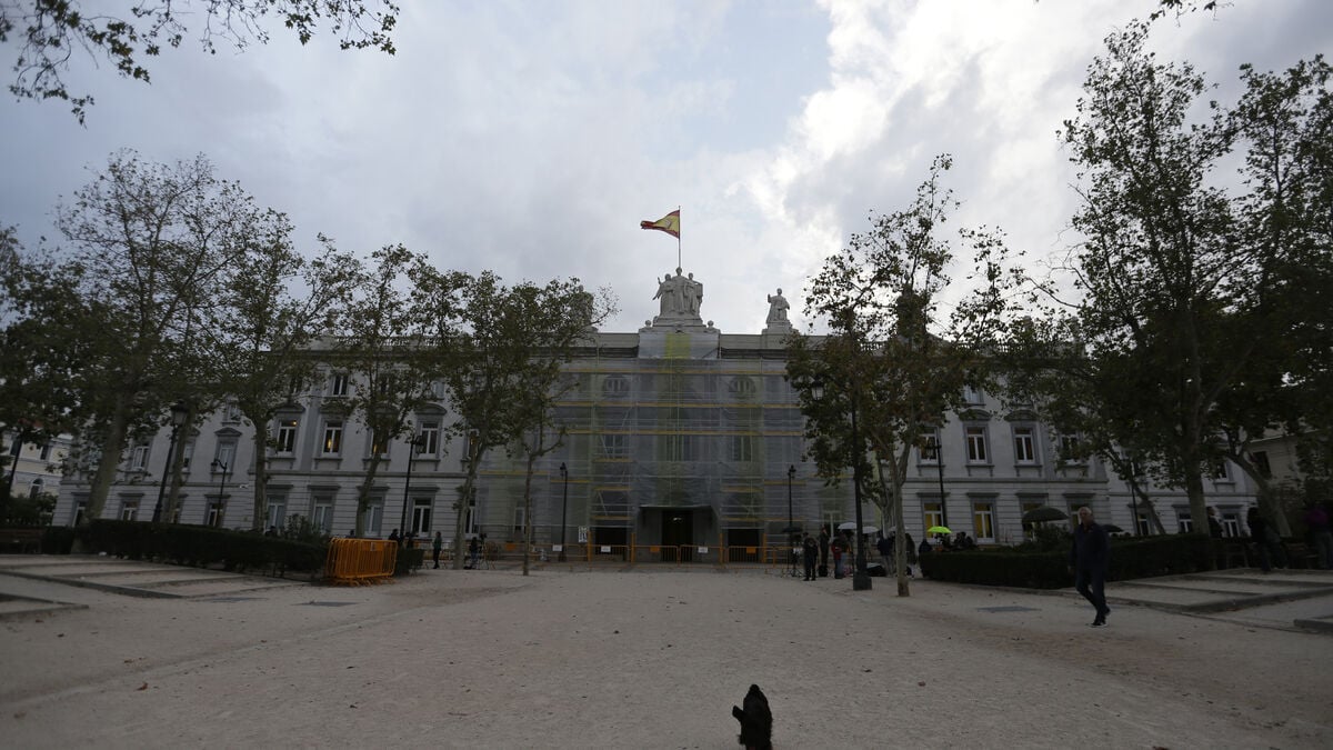 Spanish Supreme Court: Kissing someone's hand without consent is sexual assault