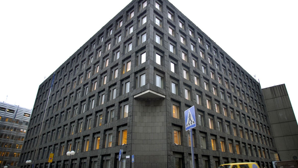 Riksbank examiner: Some weaknesses in monetary policy, calls for exchange rate investigation