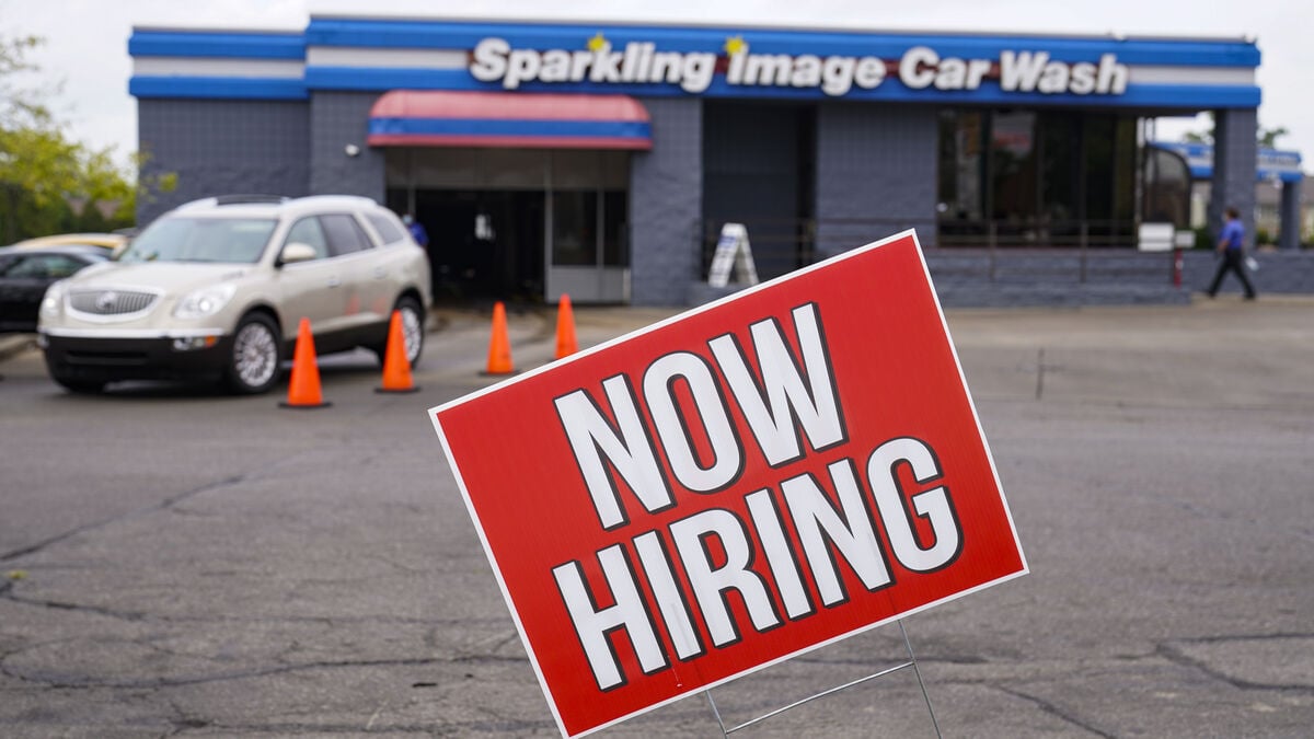 US private sector adds 90,000 jobs in September, beating expectations