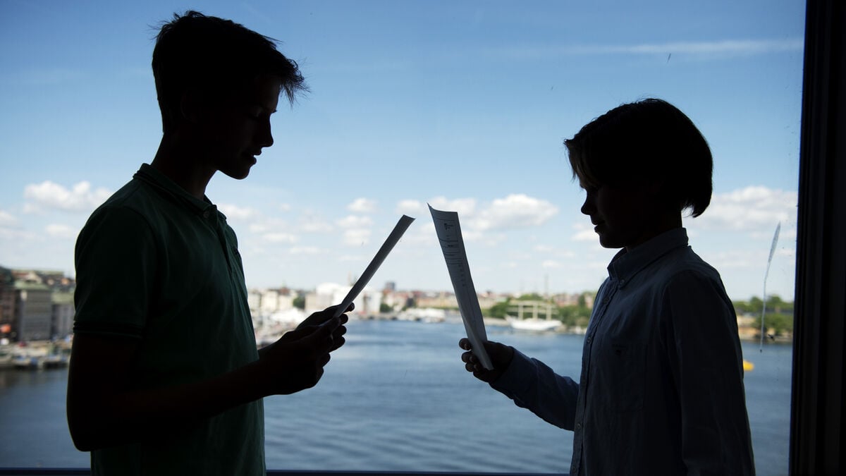 More boys than girls now qualify for upper secondary school, Swedish figures show