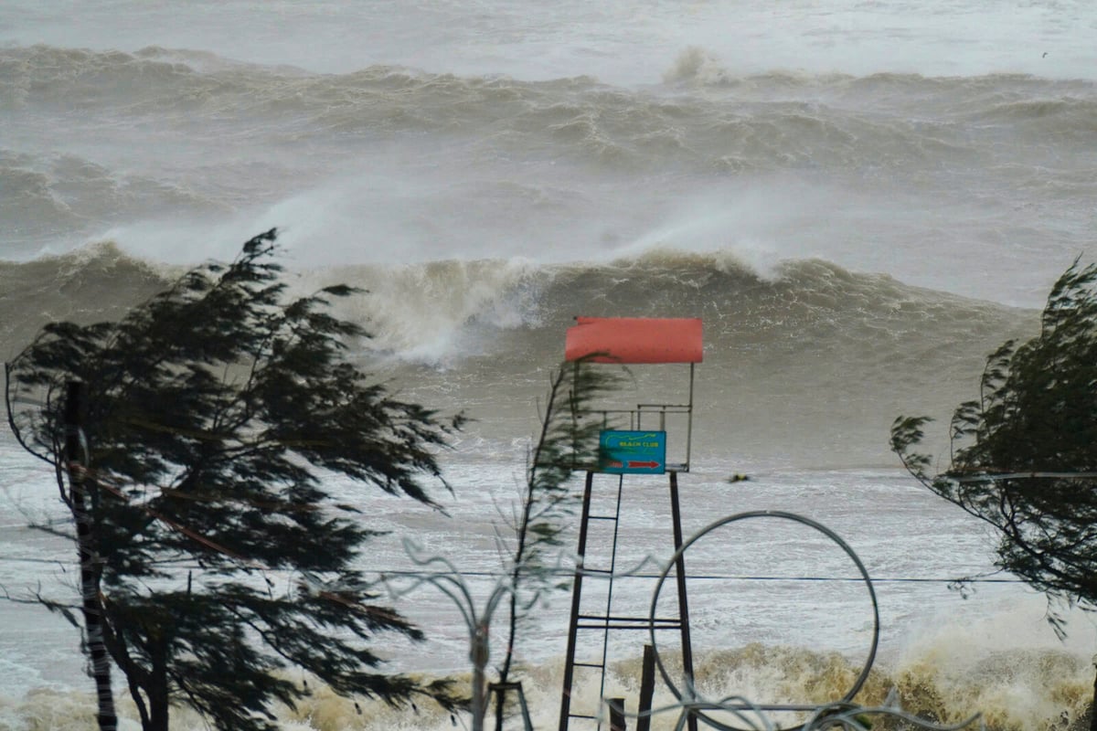 Typhoon Kajiki Forces Mass Evacuation in Vietnam