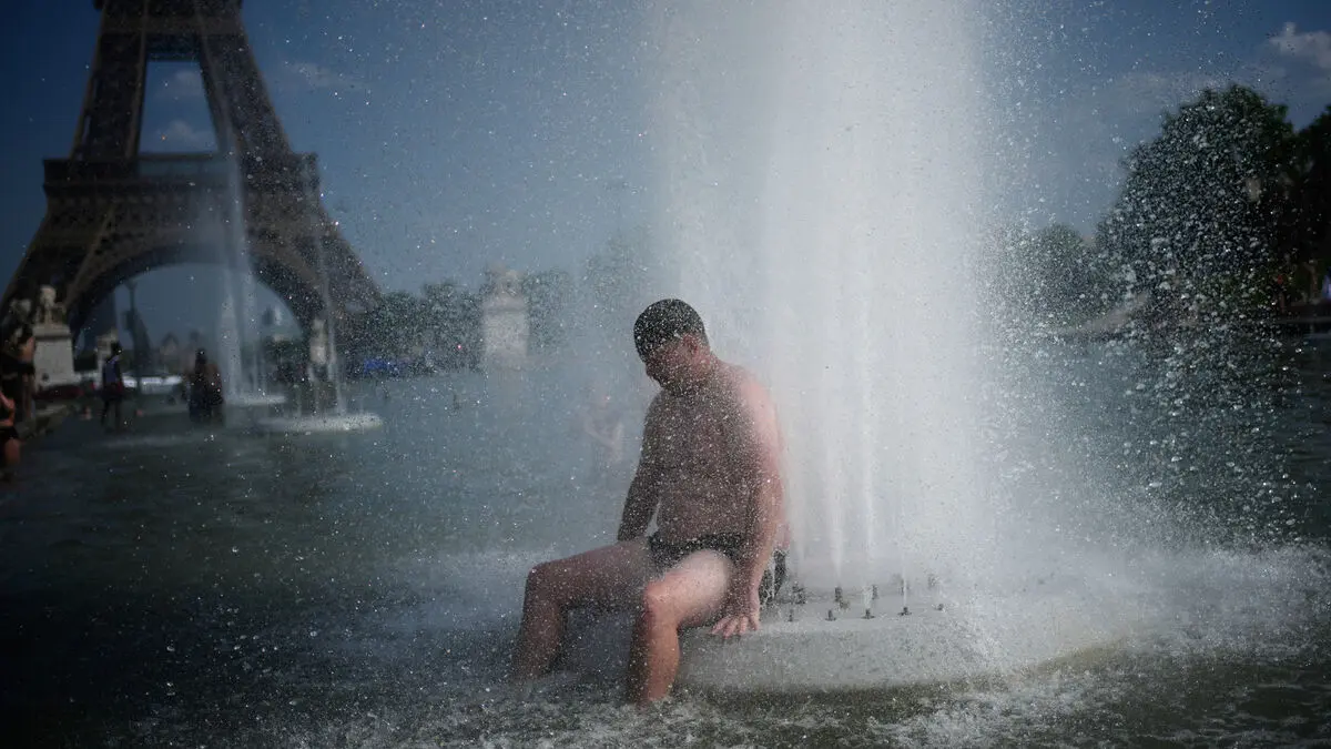 Warnings for more than 100 million in Europe as heat wave peaks