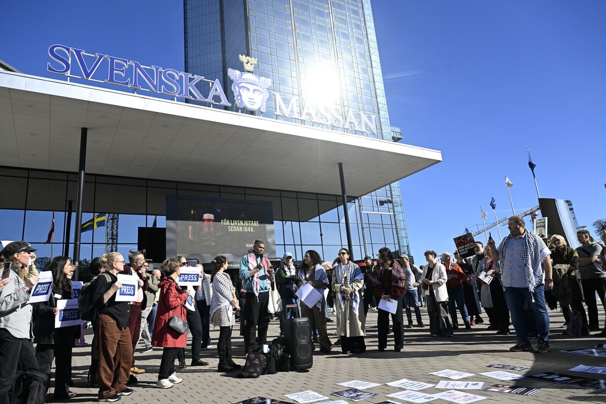 Palestinian Journalists Killed in Gaza Honored at Gothenburg Protest