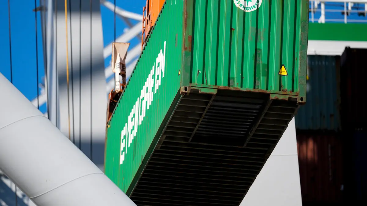 Uninvited guest stuck in container – called the police