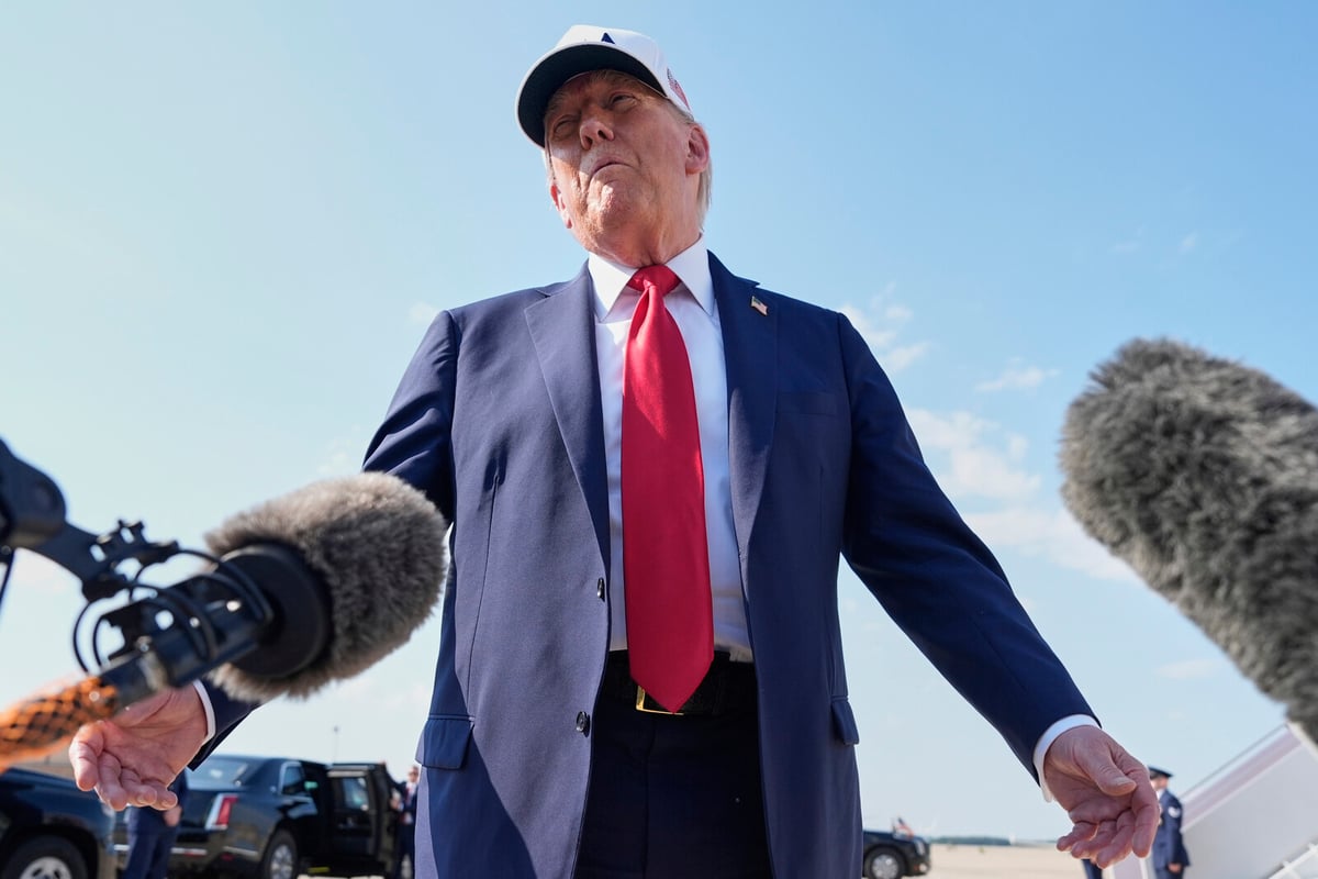 Trump Criticizes US Arms Support to Ukraine as Excessive