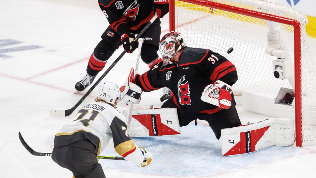 Vegas wins first Stanley Cup Final game, beats Carolina 5-4