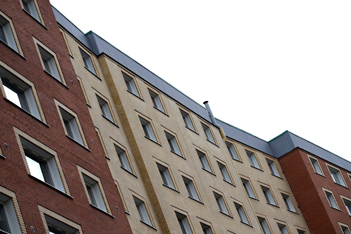 Ten Arrested in Black Market Rental Contract Scheme