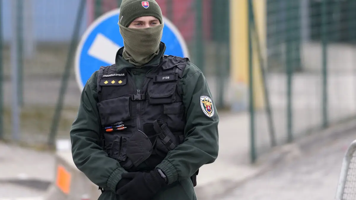Slovakia closes border with Ukraine citing security reasons