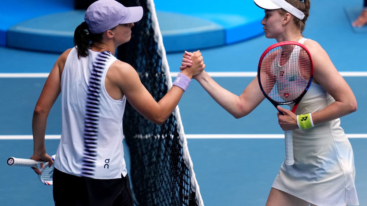 Shock as Swiatek eliminated in Australian Open quarterfinals
