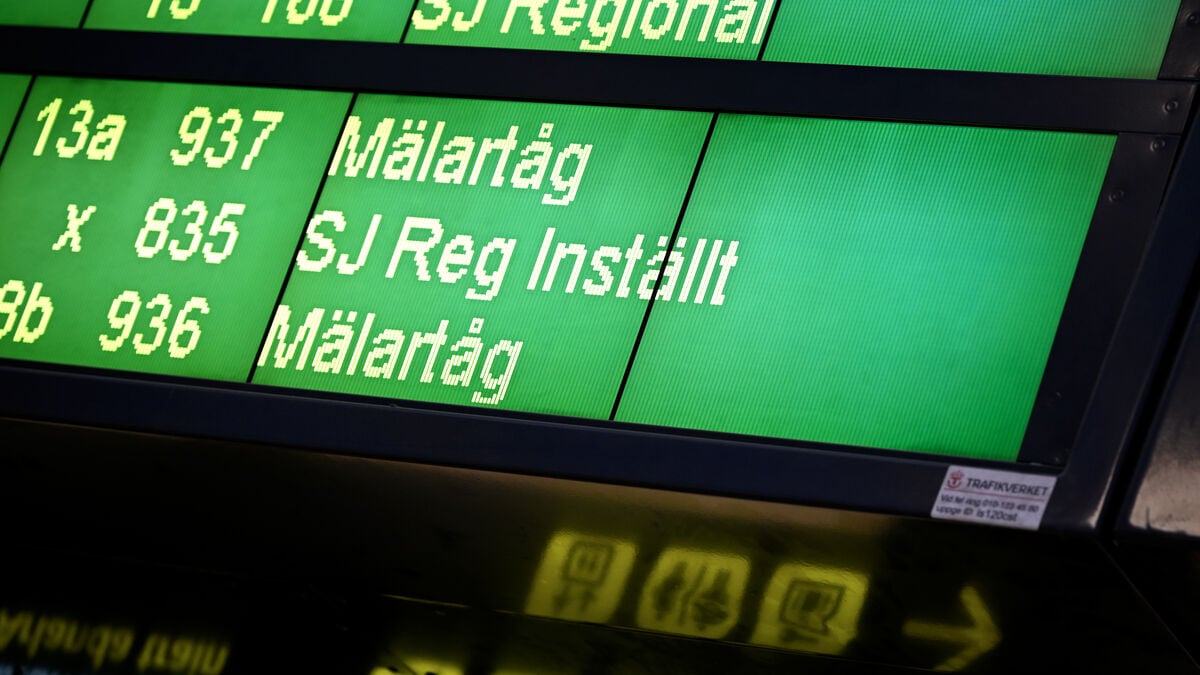 Train service halted between Norrköping and Mjölby after track fire