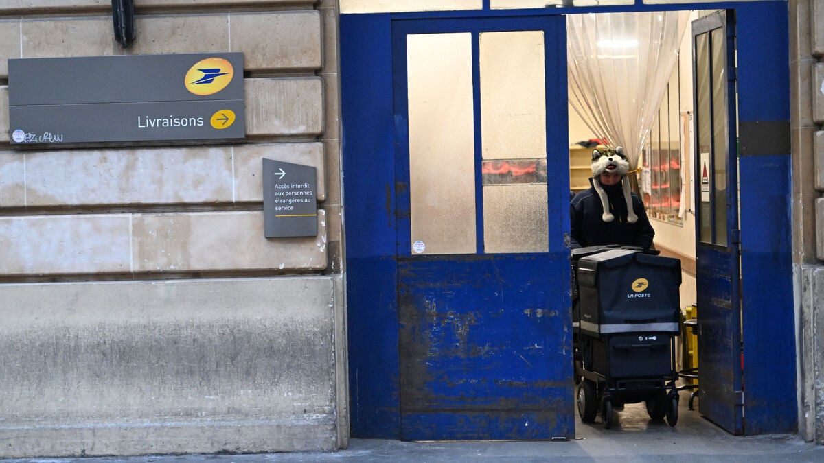 Pro-Russian hacker group behind cyber attack on French postal service La Poste