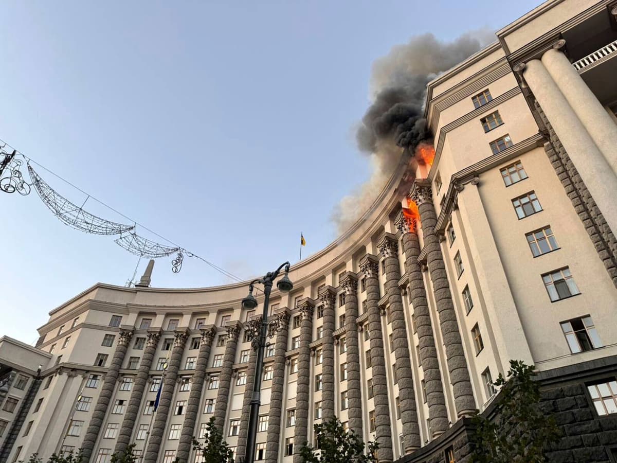 Largest Russian Drone Attack Hits Kyiv Government Building