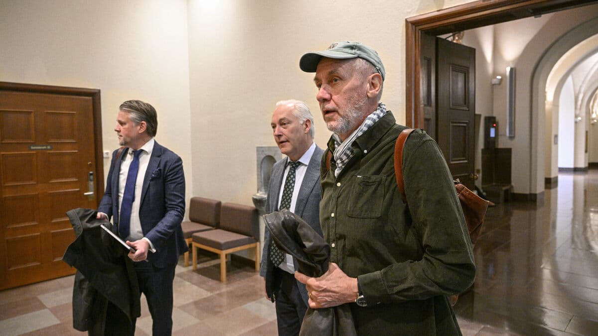 Håkan Nesser says he interviewed inmates during prison term as ankle tag ends
