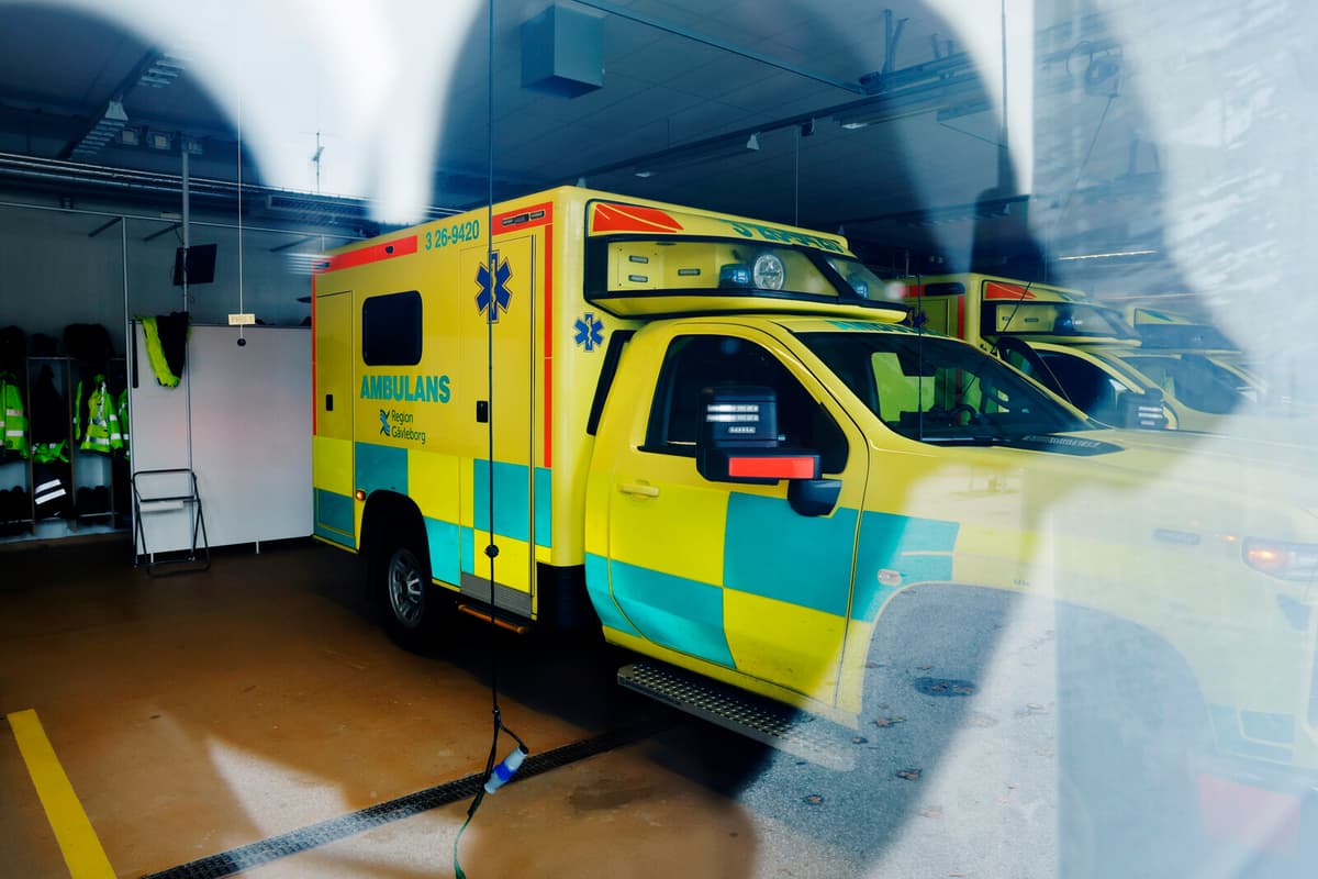 Ambulance Staff in Västra Götaland Buy Their Own Protective Vests