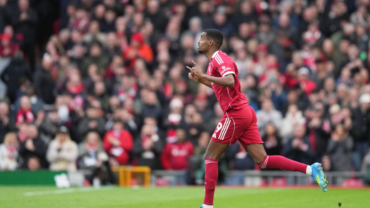 Isak on the move - played 73 minutes in the derby at Everton