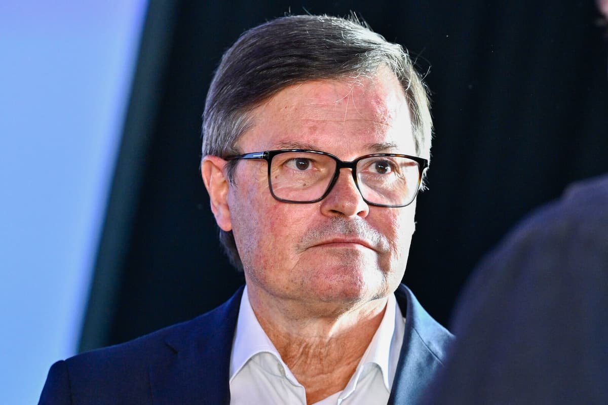 SJ Chairman Apologizes for "Unusually Stupid" Age Comment