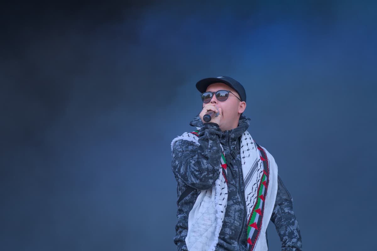 Kneecap Criticizes Norway's Oil Fund for Israeli Investments Amid Gaza Conflict