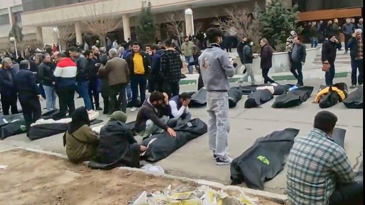 Regime sources say thousands killed during protests in Iran