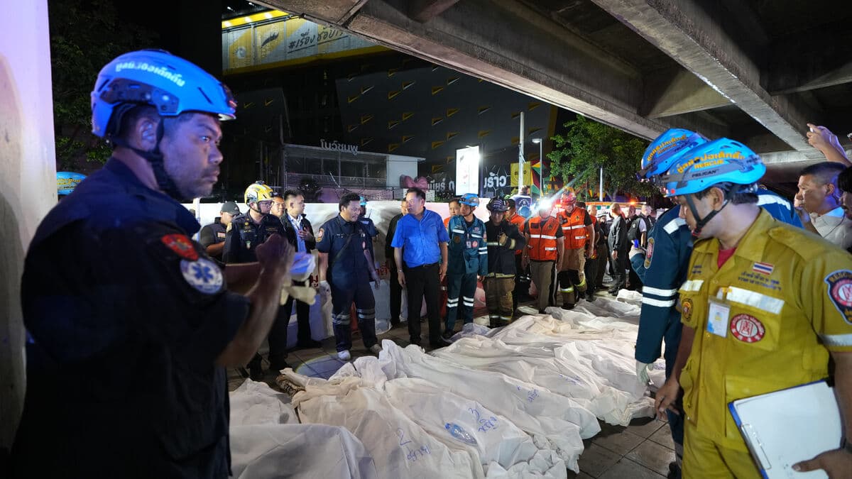 Death toll rises to 32 after Bangkok bar fire