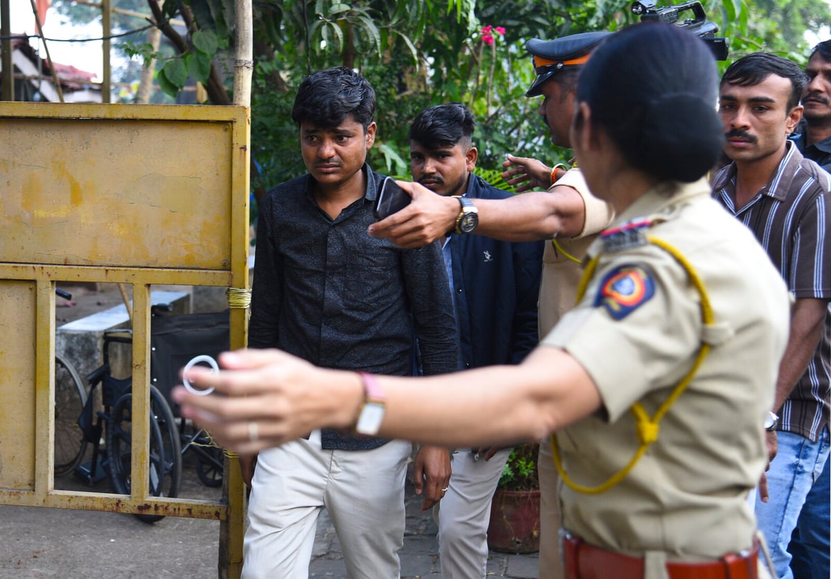 Thirteen Dead in Boat Accident off Bombay