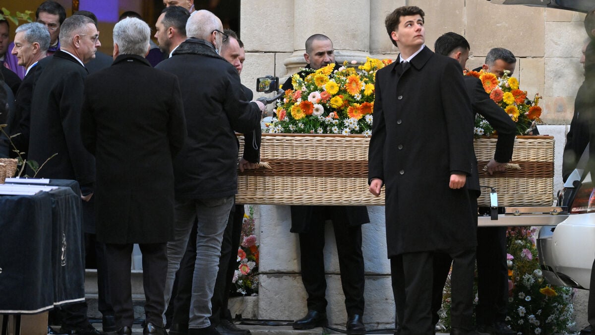 Saint-Tropez bids farewell to Brigitte Bardot at funeral