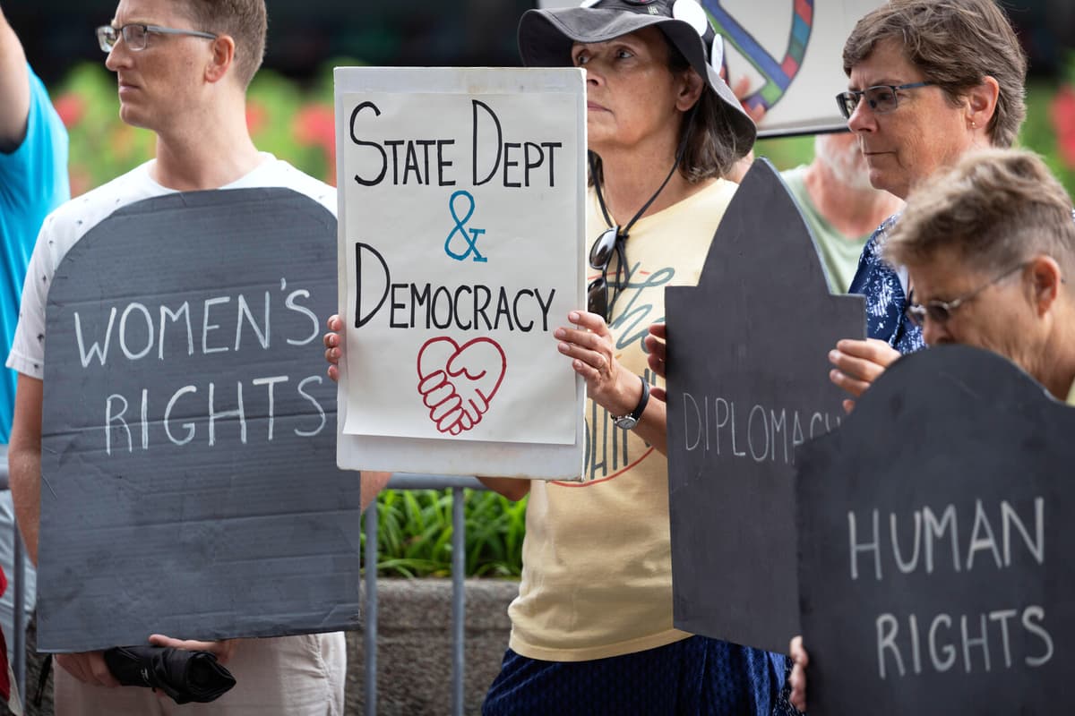 US Department of State Lays Off Over 1,300 Diplomats and Officials