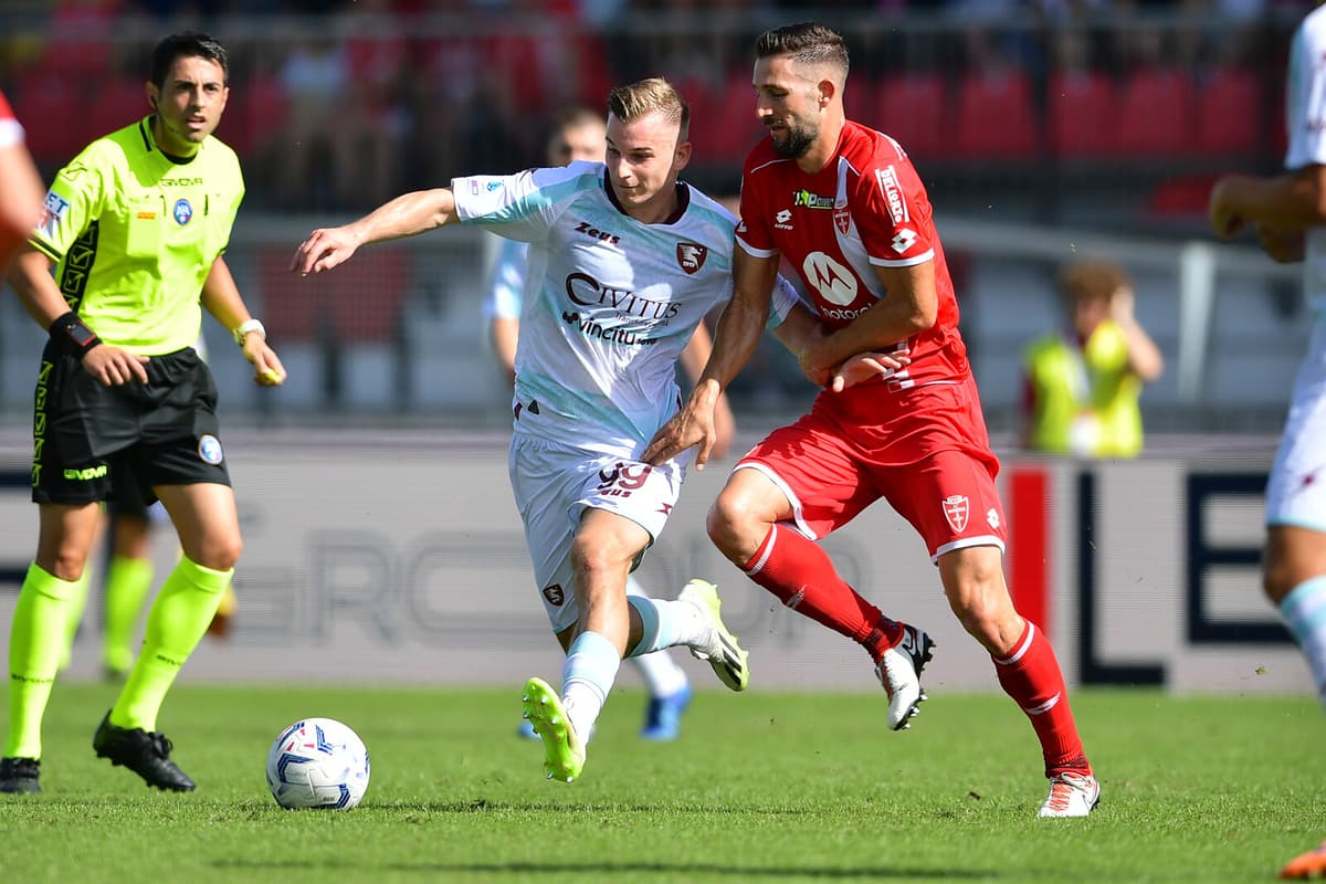 Salernitana Players Hospitalized for Food Poisoning After Sampdoria Match
