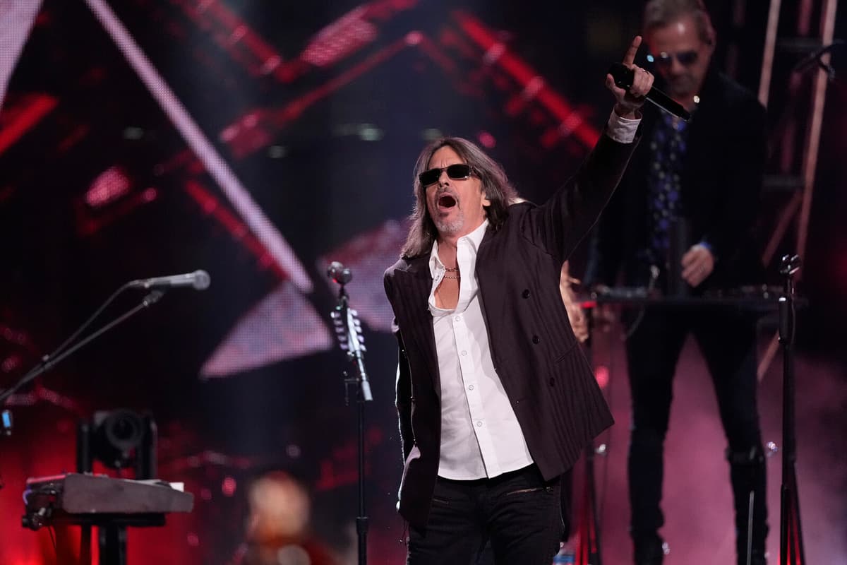 Kelly Hansen to Depart Foreigner After 20 Years