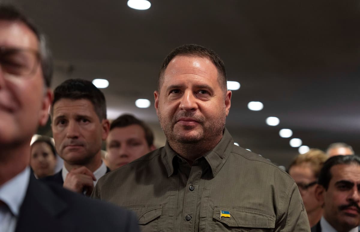 Zelensky's Chief of Staff Jermak Leads Critical Russia Talks