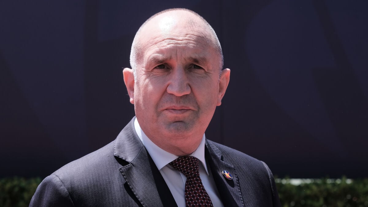 Bulgaria halts arms deliveries to Ukraine, new Prime Minister Rumen Radev says