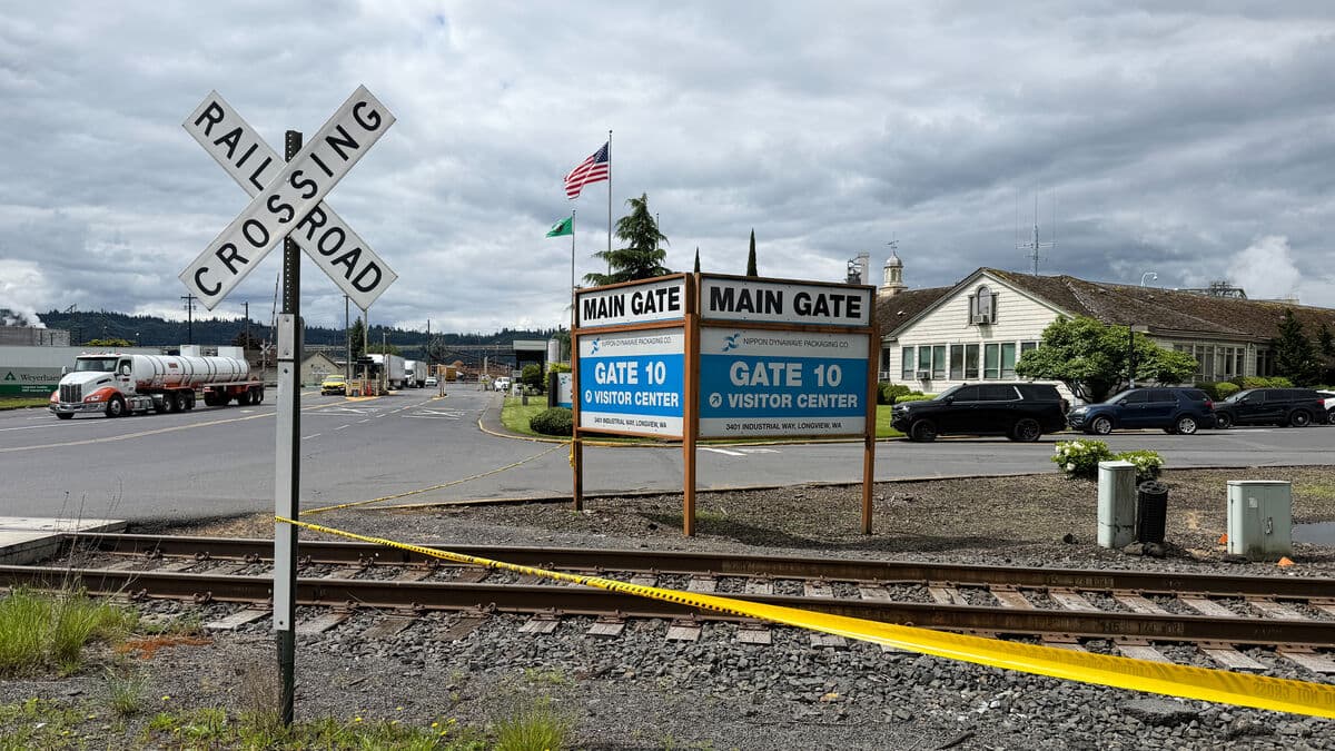 Deaths reported after explosion at Longview paper mill in Washington state