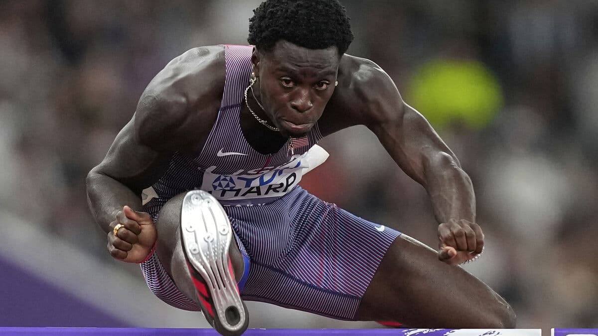 College runner Ja'Kobe Tharp sets 100-meter hurdles world record