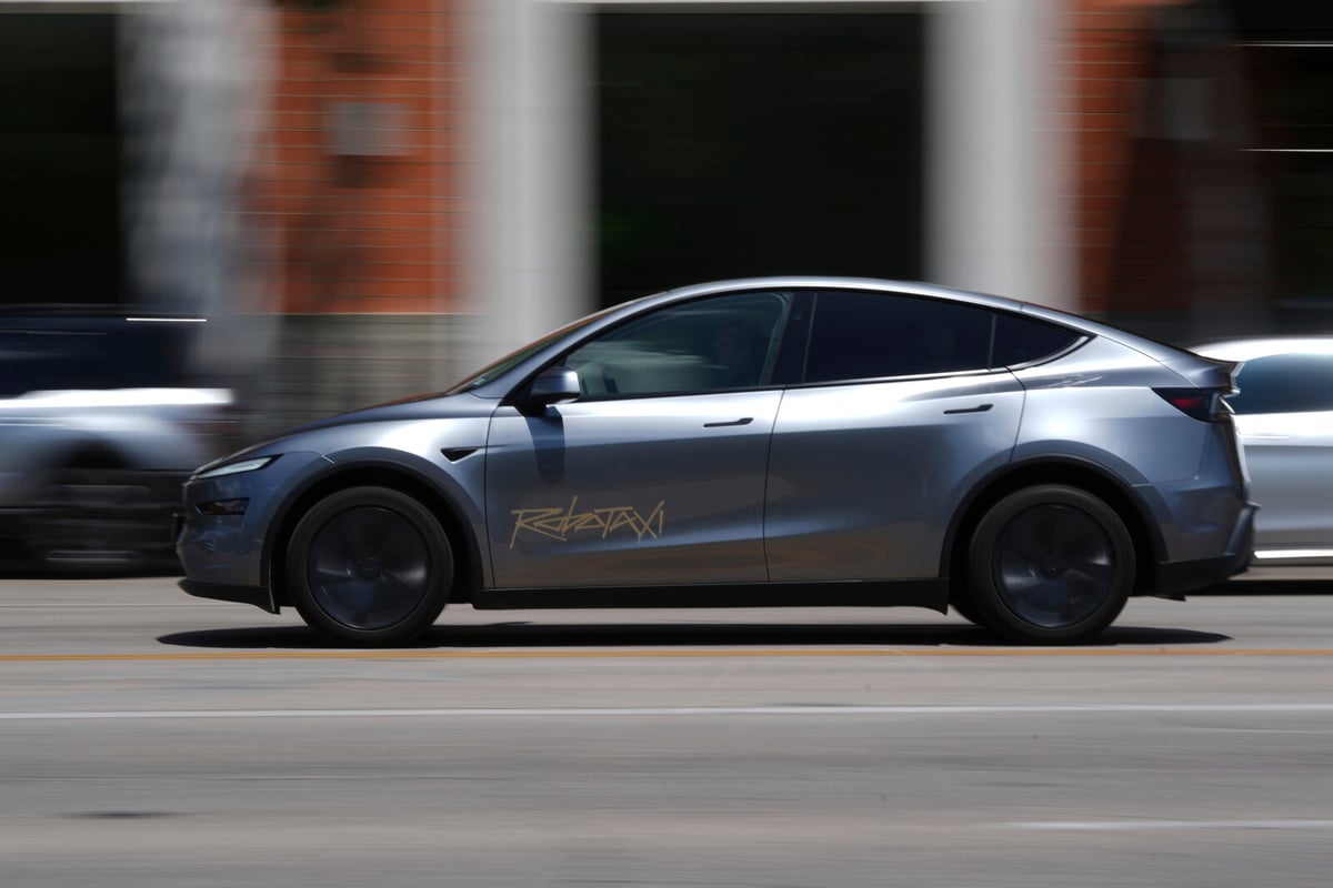 Tesla Shares Rise After Launch of Driverless Taxi in Austin