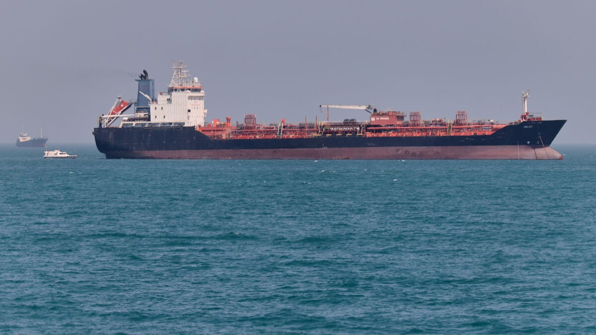 Brent crude rises above $90 a barrel again amid Gulf supply fears