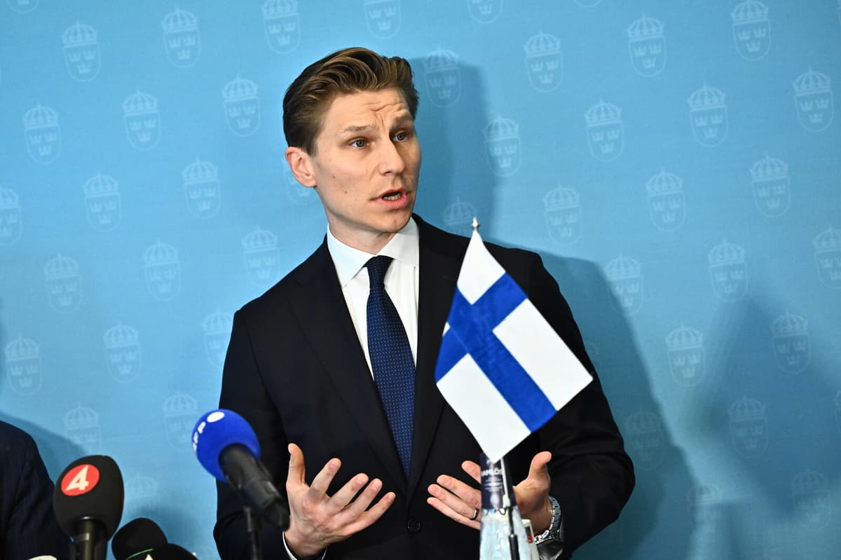 Finnish Minister Urges Calm After Russian Airspace Violation